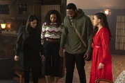(v.l.n.r.) Mel Vera (Melonie Diaz); Macy Vaughn (Madeleine Mantock); Galvin Burdette (Ser'Darius Blain); Maggie Vera (Sarah Jeffery) (v.l.n.r.) Mel Vera (Melonie Diaz); Macy Vaughn (Madeleine Mantock); Galvin Burdette (Ser'Darius Blain); Maggie Vera (Sarah Jeffery)