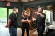 Gordon Ramsay (r.)