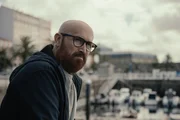 Tom&aacute;s (Javier C&aacute;mara)