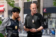 Sergeant Ayanna Bell (Danielle Moné Truitt) und Detective Elliot Stabler (Christopher Meloni) Sergeant Ayanna Bell (Danielle Moné Truitt) und Detective Elliot Stabler (Christopher Meloni)