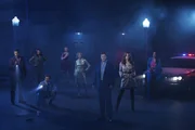 (5. Staffel) - Viele spannende F&auml;lle warten auf (v.l.n.r.) Javier Esposito (Jon Huertas), Lanie Parish (Tamala Jones), Kevin Ryan (Seamus Dever), Alexis (Molly Quinn), Martha Rodgers (Susan Sullivan), Richard Castle (Nathan Fillion), Kate Beckett (Stana Katic) und Victoria Gates (Penny Johnson) ...