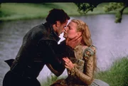 "Und Liebe wagt, was irgend Liebe kann": Die Begegnung mit Violet (Gwyneth Paltrow, r.) inspiriert Will (Joseph Fiennes, l.) zu seinem unsterblichen Drama "Romeo und Julia" ...