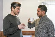 Manuel (Daniel Sellier, l.) spielt sein doppeltes Spiel entschlossen weiter. Tarek (Haydar Kizay) Manuel (Daniel Sellier, l.) spielt sein doppeltes Spiel entschlossen weiter. Tarek (Haydar Kizay)