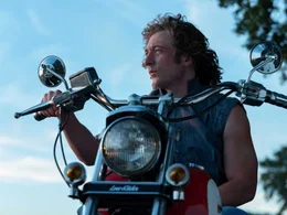 Jeremy Allen White als Kerry Von Erich