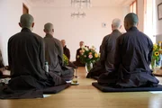 Auch in Europa ist der Buddhismus ein wichtiger Weg der Spiritualität geworden. Auch in Europa ist der Buddhismus ein wichtiger Weg der Spiritualität geworden.