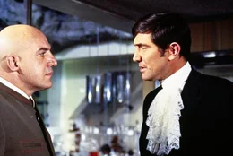 Ernst Stavro Blofeld (Telly Savalas, l.), James Bond (George Lazenby)