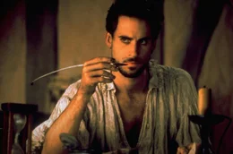 Nach einer l&auml;ngeren Schreibblockade ist Will (Joseph Fiennes) durch die Begegnung mit der hinrei&szlig;enden Viola de Lesseps endlich wieder voller Inspiration und schreibt Tag und Nacht an seinem gro&szlig;en Drama "Romeo und Julia" ...