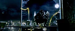 Superheld The Comedian" wird in seinem New Yorker Appartement von einem Unbekannten &uuml;berfallen und aus dem Fenster geworfen. Die Polizei geht von einem Raub&uuml;berfall aus, doch Kollege Rorschach (Jackie Earle Haley) vermutet einen gezielten Mord ...