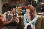 Ein gemeinsamer Abend wartet auf Raj (Kunal Nayyar, l.) und Emily (Laura Spencer, r.) - doch Raj begeht dabei einen folgenschweren Fehler ...