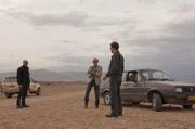 Der britische Special Air Service Anf&uuml;hrer, Spike Logan (Clive Owen, r.), wird beauftragt die beiden Auftragskiller Danny Bryce (Jason Statham, l.) und dessen Mentor Hunter (Robert De Niro, M.) aus dem Weg zu r&auml;umen, doch er verfolgt auch noch ganz eigene Ziele ...