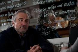 Ist Hunter (Robert De Niro) Teil eines perfiden Plans der britischen Regierung?