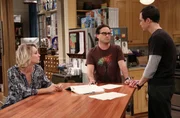 Steht das Ende einer Ära bevor? Wird Leonard (Johnny Galecki, M.) wirklich bei Sheldon (Jim Parsons, r.) ausziehen, um mit Penny (Kaley Cuoco, r.) zusammenzuziehen? Steht das Ende einer Ära bevor? Wird Leonard (Johnny Galecki, M.) wirklich bei Sheldon (Jim Parsons, r.) ausziehen, um mit Penny (Kaley Cuoco, r.) zusammenzuziehen?