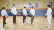Wollen unter Kripkes (John Ross Bowie, r.) Aufsicht den Degen schwingen: Leonard (Johnny Galecki, l.), Sheldon (Jim Parsons, 2.v.l.), Howard (Simon Helberg, M.) und Raj (Kunal Nayyar, 2.v.r.) ... Wollen unter Kripkes (John Ross Bowie, r.) Aufsicht den Degen schwingen: Leonard (Johnny Galecki, l.), Sheldon (Jim Parsons, 2.v.l.), Howard (Simon Helberg, M.) und Raj (Kunal Nayyar, 2.v.r.) ...