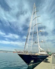 Die Segelyacht "Bayesian" vor ihrem Untergang im Hafen. Die Segelyacht "Bayesian" vor ihrem Untergang im Hafen.