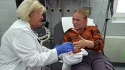 Eine 22-j&auml;hrige Fliesenlegerin kommt mit einer Schnittverletzung in die Notaufnahme.