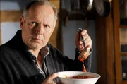 Darius (Axel Milberg).