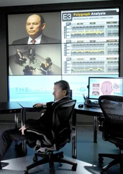Staatliche Beh&ouml;rden und Ministerien wie die NASA und das FBI z&auml;hlen zu den Kunden von Dr. Cal Lightman (Tim Roth), denn er und seine Mitarbeiter sind menschliche L&uuml;gendetektoren.