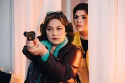 Annie Gréco (Émilie Gavois-Kahn) und Rose Bellecour (Chloé Chaudoye) Annie Gréco (Émilie Gavois-Kahn) und Rose Bellecour (Chloé Chaudoye)