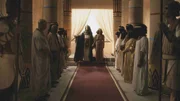 Nach dem Tod seiner Gemahlinnen Nefertari und Isisnofret nimmt Ramses II. eine hethitische Prinzessin zur Frau. So stärkt er auch den Frieden mit den einstigen Erzfeinden. Nach dem Tod seiner Gemahlinnen Nefertari und Isisnofret nimmt Ramses II. eine hethitische Prinzessin zur Frau. So stärkt er auch den Frieden mit den einstigen Erzfeinden.