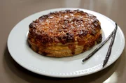 Die Pantxineta ist ein typisches Dessert des Baskenlandes. Die Pantxineta ist ein typisches Dessert des Baskenlandes.