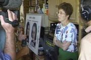 Betty Marchal, die Mutter von An, zeigt Hoffnung und gibt ein Interview über den Verbleib ihrer Tochter. Betty Marchal, die Mutter von An, zeigt Hoffnung und gibt ein Interview über den Verbleib ihrer Tochter.