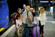 Nach 6 Wochen Trennung kommen Timo und Noemi Kunz bei ihren Eltern an der Nordsee an. Nach 6 Wochen Trennung kommen Timo und Noemi Kunz bei ihren Eltern an der Nordsee an.