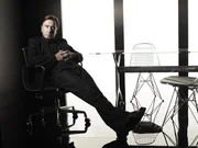 Dr. Cal Lightman (Tim Roth)