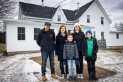 DOK - Auf und davon Staffel 11 (2020) Folge 7 Die Almeidas vor ihrem Haus in Kanada. DOK - Auf und davon Staffel 11 (2020) Folge 7 Die Almeidas vor ihrem Haus in Kanada.