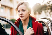 Was verbirgt Marta (Camilla Semino Favro) vor der Polizei? Was verbirgt Marta (Camilla Semino Favro) vor der Polizei?