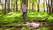 Flashback: Als Junge (Baxter Renman) hatte Bäckström ein traumatisches Erlebnis. Flashback: Als Junge (Baxter Renman) hatte Bäckström ein traumatisches Erlebnis.