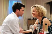 Konstantin (Moritz Tittel, l.) macht Natascha (Melanie Wiegmann, r.) klar, dass Marlene die bessere Assistentin ist. Konstantin (Moritz Tittel, l.) macht Natascha (Melanie Wiegmann, r.) klar, dass Marlene die bessere Assistentin ist.