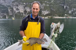 Alberto Rania ist der letzte Fischer am Nordufer des Gardasees.