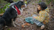 Amy (Melody Rose) fragt sich, warum Pepper ein totes Eichhörnchen aus dem Wald anschleppt… Amy (Melody Rose) fragt sich, warum Pepper ein totes Eichhörnchen aus dem Wald anschleppt…