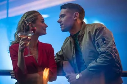 Michelle (Emma Rigby) ist eine ehemalige Teilnehmerin der Reality-Serie, in welcher nun Billy (Tom Brittney) mitspielt. Zwischen den beiden entstehen komplizierte Gef&uuml;hle.