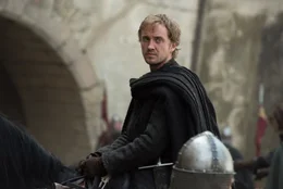 Laertes (Tom Felton).