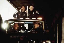 T&ouml;lpel und Freizeitscheriffs melden sich zum Dienst: Sergeant Jones (Michael Winslow, o.l.), Nick (Matt McCoy, o.r.), Lieutenant Hightower (Bubba Smith, u.l.) und Sgt. Tackleberry (David Graf).
