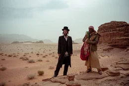 Ben (Luzer Twersky) und Adel (Haitham Omari) in der W&uuml;ste Sinai.