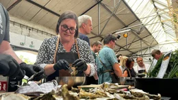 Im Bremer "Institut f&uuml;r Grillkunst" k&ouml;nnen Grillfans lernen, wie sie Speisen perfekt auf dem Grill zubereiten - auch Fischgerichte oder Austern.