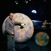 Medienereignis Mondlandung, Günter Siefahrt berichtet stundenlang für die ARD im Apollo-Sonderstudio des WDR über die Mondlandung der Apollo 11. Für seinen Einsatz erhielt er den Spitznamen «Mr. Apollo». Medienereignis Mondlandung, Günter Siefahrt berichtet stundenlang für die ARD im Apollo-Sonderstudio des WDR über die Mondlandung der Apollo 11. Für seinen Einsatz erhielt er den Spitznamen «Mr. Apollo».