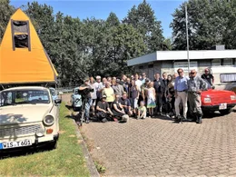 Trabi-Clubs aus Mecklenburg-Vorpommern treffen sich an der Grenzdokumentationsst&auml;tte in L&uuml;beck-Schlutup. Vor 30 Jahren ging hier gar nichts mehr, als sich die DDR-Fahrzeuge nach der Grenz&ouml;ffnung Dutzende Kilometer zur&uuml;ckstauten