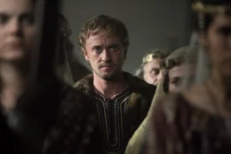 Laertes (Tom Felton).