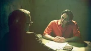Während einiger Befragungen durch die Polizei gibt Ted Bundy immer wieder an, dass er preisgeben wolle, wo er die sterblichen Überreste von weiteren Mordopfern versteckt habe. Mit dem Versprechen neuer Informationen will er Zeit gewinnen, damit die Hinrichtung aufgeschoben wird. Während einiger Befragungen durch die Polizei gibt Ted Bundy immer wieder an, dass er preisgeben wolle, wo er die sterblichen Überreste von weiteren Mordopfern versteckt habe. Mit dem Versprechen neuer Informationen will er Zeit gewinnen, damit die Hinrichtung aufgeschoben wird.