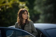 Petra Delicato (Paola Cortellesi) ermittelt im Fall des ermordeten G&auml;rtnereibesitzers Solarini.