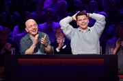 Rateteam-Kapitäne Bernhard Hoëcker (l.) mit Influencer und TikToker Paul Luca Fischer (r.). Rateteam-Kapitäne Bernhard Hoëcker (l.) mit Influencer und TikToker Paul Luca Fischer (r.).