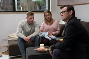 Vertraut Lars (Ingo Naujoks, r.) der Aussage von Anja (Cosima Lehninger, M.) und Oliver Isenberg (David Mullikas, l.)? Vertraut Lars (Ingo Naujoks, r.) der Aussage von Anja (Cosima Lehninger, M.) und Oliver Isenberg (David Mullikas, l.)?
