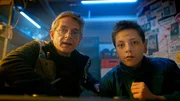 Da haben sich zwei gefunden: Hausmeister Maas (Volker Zack) und Moritz (Jan Friedrichsen) vereint im Kampf gegen das Schulhofverbrechen. Da haben sich zwei gefunden: Hausmeister Maas (Volker Zack) und Moritz (Jan Friedrichsen) vereint im Kampf gegen das Schulhofverbrechen.