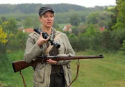 Die Kassiererin Anne (Margarita Broich) geht auf die Jagd. Die Kassiererin Anne (Margarita Broich) geht auf die Jagd.
