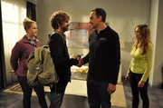 Unter die Vorfreude auf das Leben auf der Alm mischt sich auch Abschiedsschmerz. Von links: Yvonne Preissinger (Alexa Eilers), Bartl Seidl (Andreas Nickl), Mike Preissinger (Harry Blank) und Trixi Preissinger (Doreen Dietel). Unter die Vorfreude auf das Leben auf der Alm mischt sich auch Abschiedsschmerz. Von links: Yvonne Preissinger (Alexa Eilers), Bartl Seidl (Andreas Nickl), Mike Preissinger (Harry Blank) und Trixi Preissinger (Doreen Dietel).
