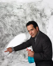(3. Staffel) - Ordnung und Sauberkeit ist für Adrian Monk (Tony Shalhoub) das ganze Leben ... (3. Staffel) - Ordnung und Sauberkeit ist für Adrian Monk (Tony Shalhoub) das ganze Leben ...