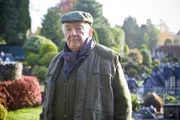 Bob Moss (David Ryall) war immer der gute Geist der Miniaturwelt von Midsomer. Doch die wird wegen eines Mordes geschlossen. Bob Moss (David Ryall) war immer der gute Geist der Miniaturwelt von Midsomer. Doch die wird wegen eines Mordes geschlossen.